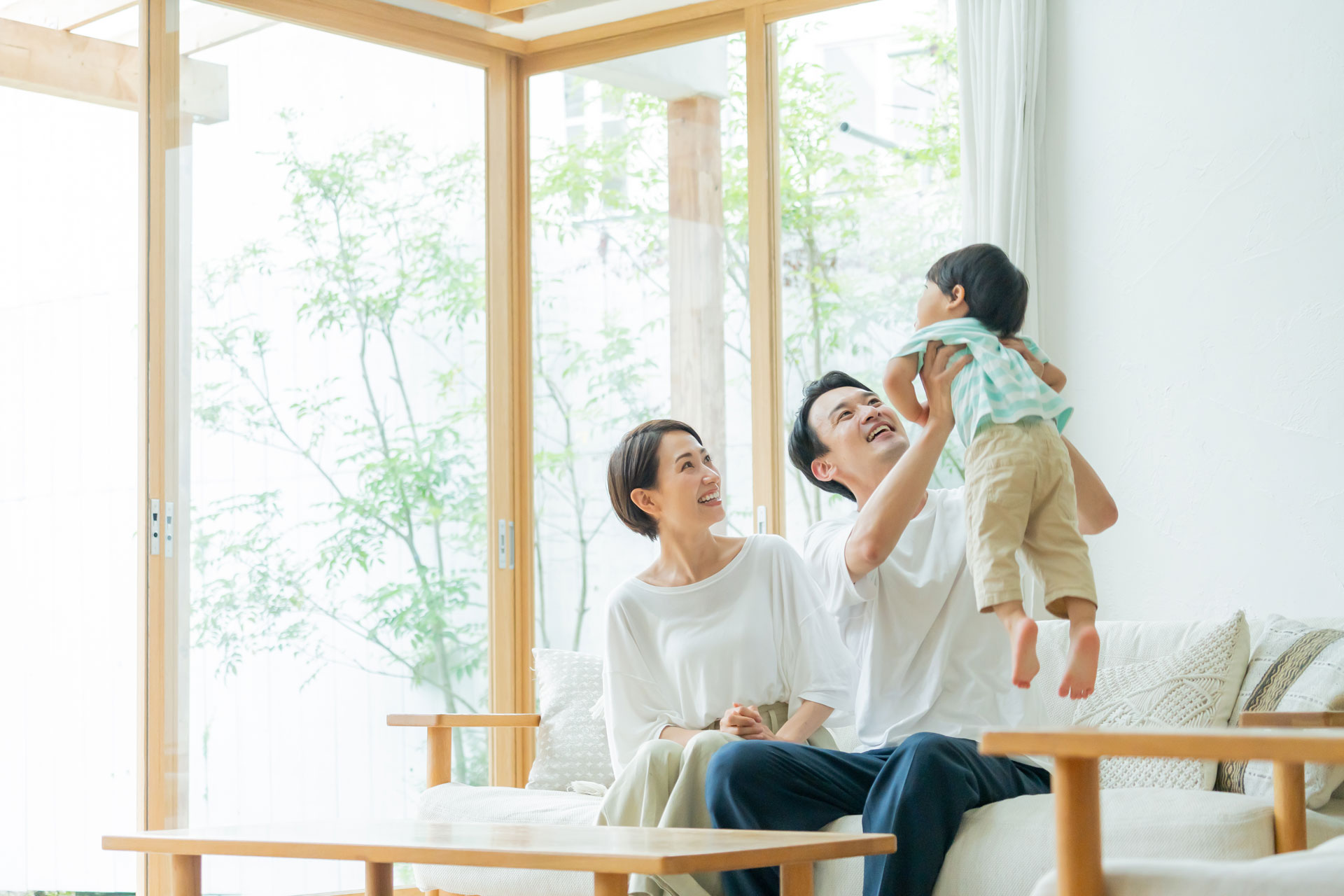 太陽光パネルを設置したスマートハウスの外観